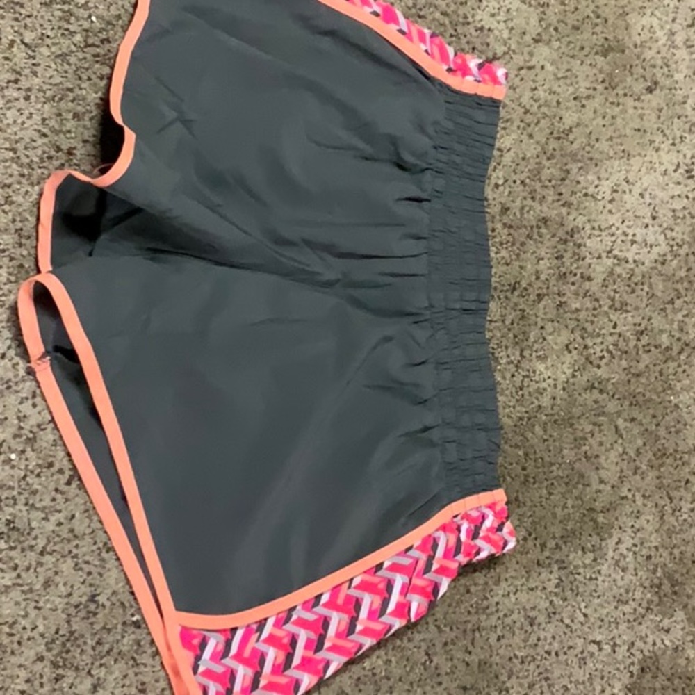 Short set - Picture 2 of 4